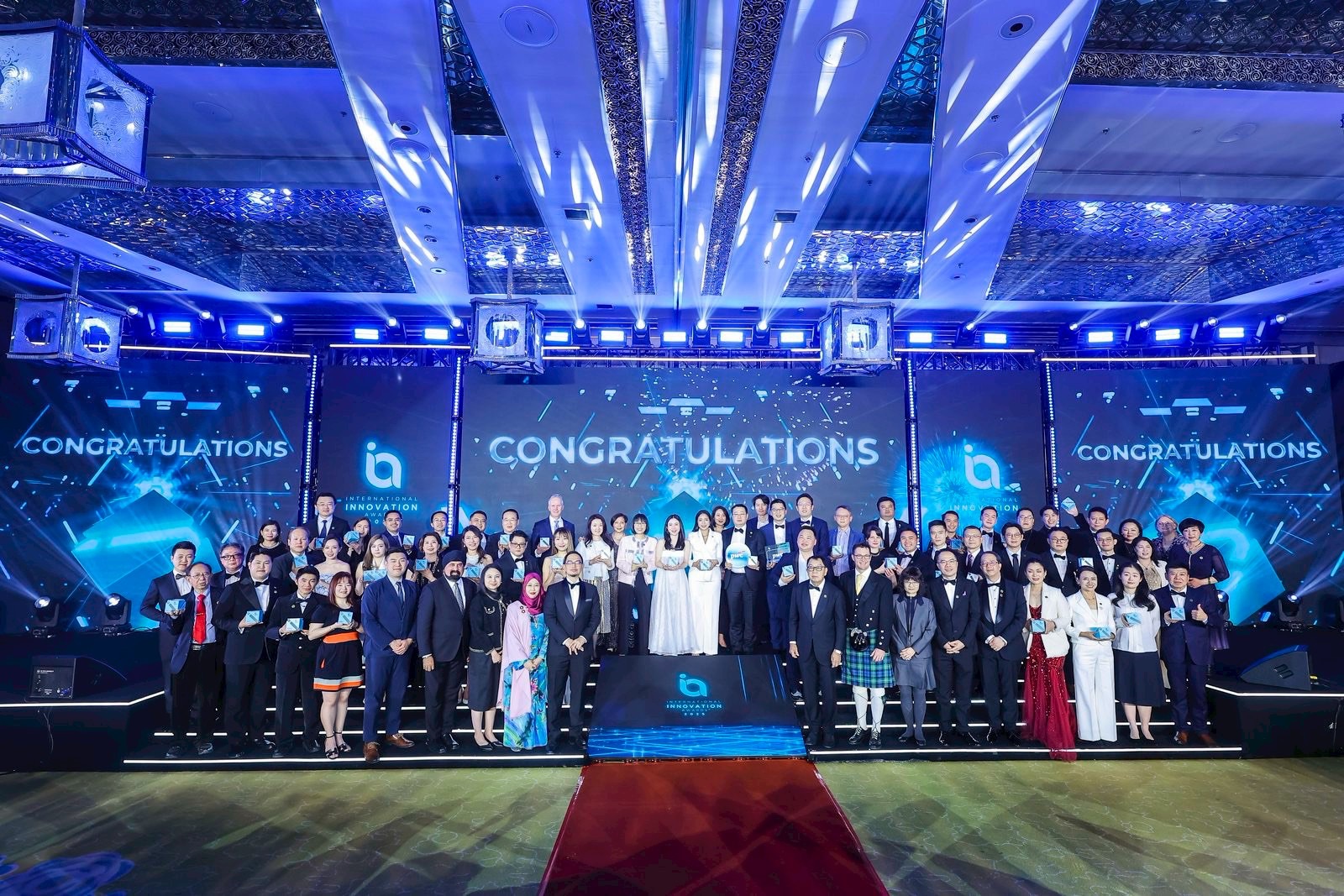 2025年亞太企業協會國際創新獎得獎單位合影