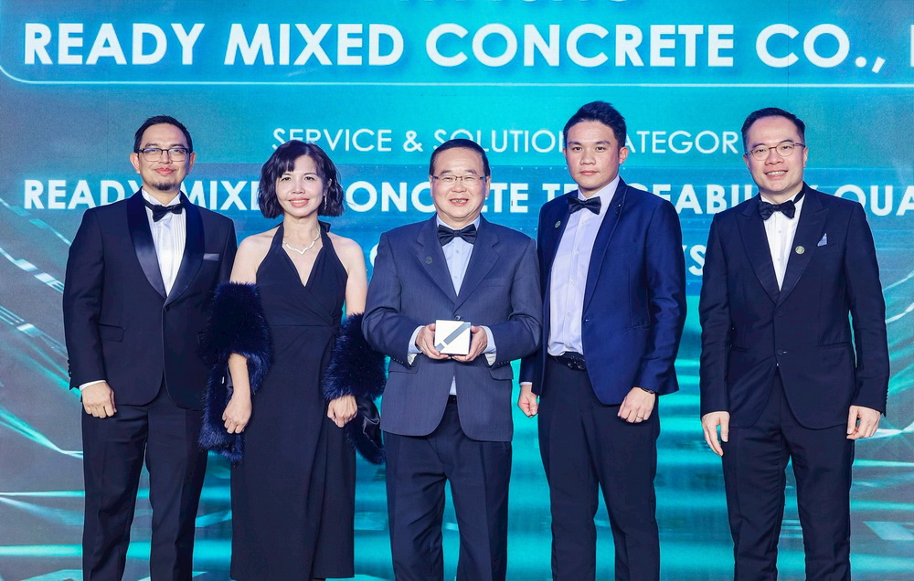 2025年服務暨解決方案類國際創新獎-亞東預拌品質管理APP榮獲亞太企業協會頒發